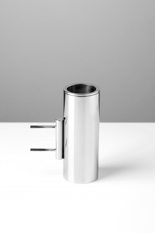 U03