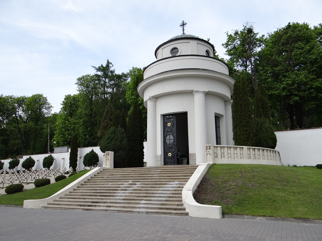 Popularne cmentarze polskie na świecie